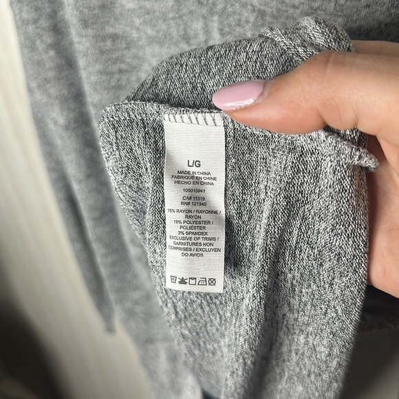 ❤️ GARAGE criss cross back long sleeve gray top size large - Picture 8 of 8